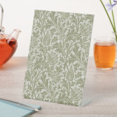 William Morris Thistle Sage Green Pattern Reclamebord Met Voetstuk (Insitu)