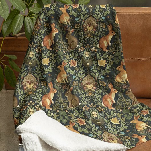 William Morris Woodland Floral Rabbits Christmas Fleece Deken