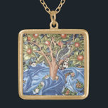 William Morris Woodpecker Tapestry Floral  Goud Vergulden Ketting<br><div class="desc">William Morris Woodpecker Tapestry Floral Art It show een houtpeper die in de tak van een fruitboom zit en die een kenmerkende achtergrond heeft van blauwe bladeren en oranje vruchten. Kunst van William Morris Movement: Britse Kunsten en ambachten / Art Nouveau Prachtige artistieke bloemetjes , mooi kunstontwerp met een bloeiende...</div>