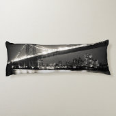 Williamsburg brug in New York City 's nachts Lichaamskussen (Achterkant)