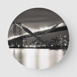 Williamsburg brug in New York City 's nachts Ronde Klok