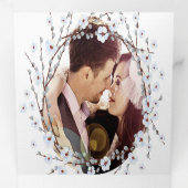 Willow Twig Cerulean Blue Floral Wreath Wedding Drieluik Uitnodiging (Binnenzijde eerst)