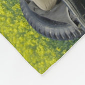 Willys MB Jeep in Rapeseed-veld Fleece Deken (Hoek)