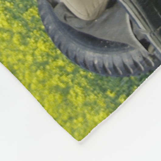 Willys MB Jeep in Rapeseed-veld Fleece Deken (Hoek)