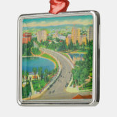 Wilshire Boulevard, Gen. Douglas MacArthur Metalen Ornament (Links)