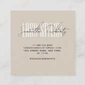 Wimperstylist moderne typografie script beige vierkante visitekaartje (Achterkant)