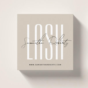 Wimperstylist moderne typografie script beige vierkante visitekaartje