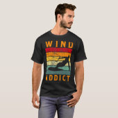 Wind verslaafde Kite Surfen Kiteboard Windsurfen T-shirt (Voorkant volledig)