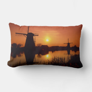 Windmills bij zonsondergang, Kinderdijk, Nederland Kussen