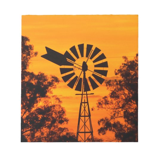 Windmolen bij zonsondergang, Australië Notitieblok (Voorkant)