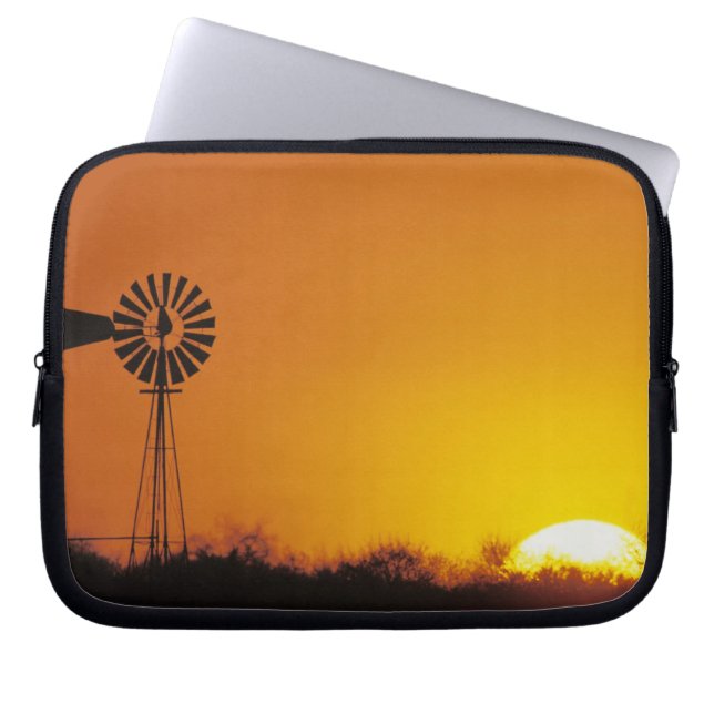 Windmolen bij zonsondergang, Sinton, Texas, VS Laptop Sleeve (Voorkant)