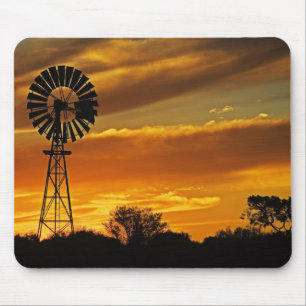 Windmolen en zonsondergang, William Creek, Oodnada Muismat