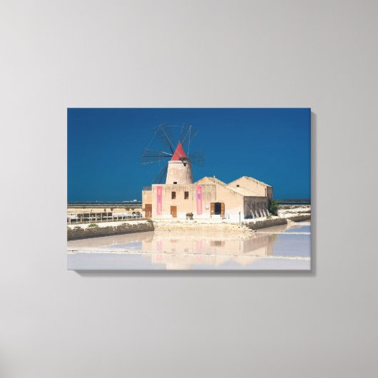 Windmolen en zoutpannen in de salina van Trapani Canvas Afdruk (Voorkant)