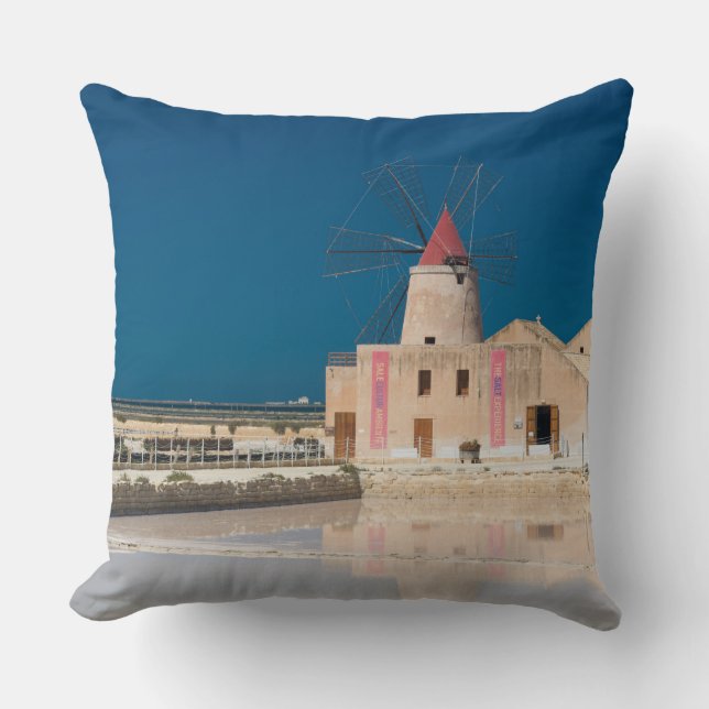 Windmolen en zoutpannen in de salina van Trapani Kussen (Voorkant)