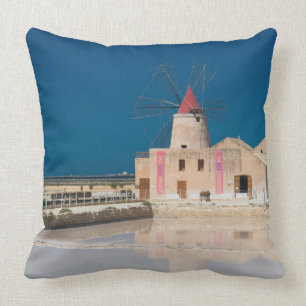 Windmolen en zoutpannen in de salina van Trapani Kussen