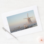 Windmolen in de sneeuw bij de zonsoprijrechthoekst rechthoekige sticker (Envelop)