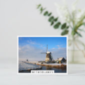 Windmolen in de sneeuw in een nederlands winterlan briefkaart (Staand voorkant)