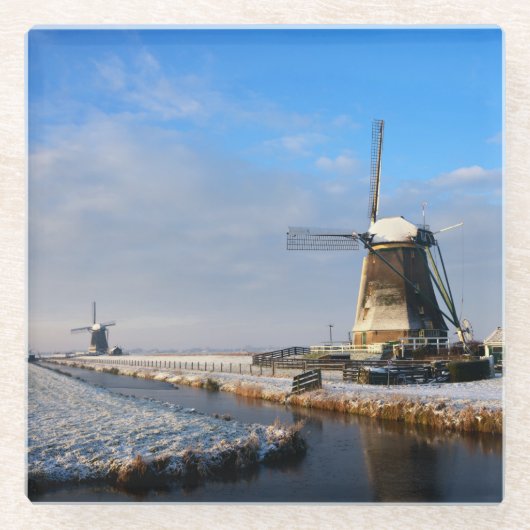 Windmolen in de sneeuw in een nederlands winterlan glazen onderzetter (Voorkant)