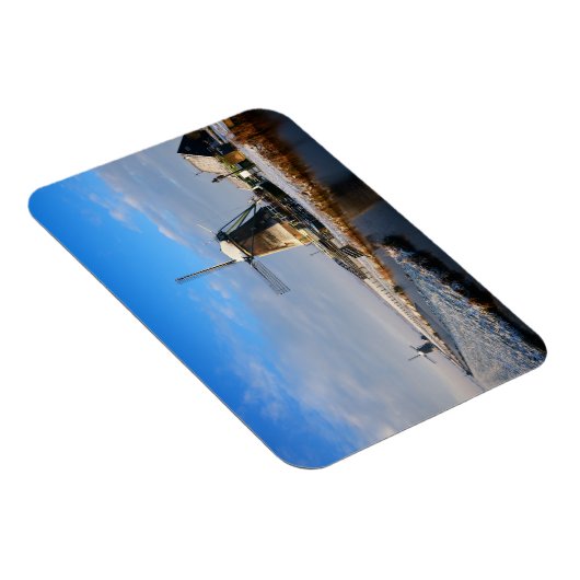 Windmolen in de sneeuw in een nederlands winterlan magneet (Rechterzijde)