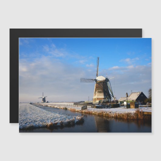 Windmolen in de sneeuw in een nederlands winterlan magnetische uitnodiging (Voorkant / Achterkant)