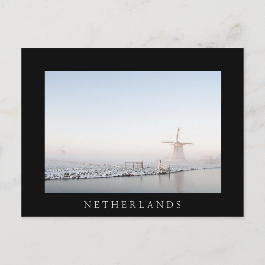 Windmolen in de sneeuw in het briefkaart met zwart (Voorkant)