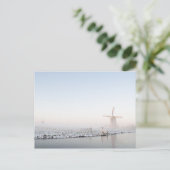 Windmolen in de sneeuw in het briefkaart van de wi (Staand voorkant)