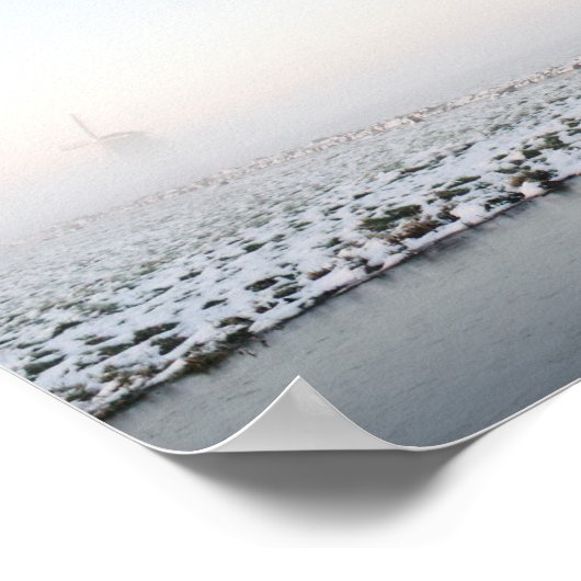 Windmolen in de sneeuw in het poster van de winter (Hoek)