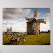 Windmolen in groen veld en witte wolken en blauwe poster (Voorkant)