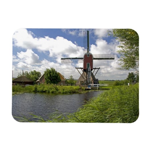 Windmolen langs een kanaal ten oosten van Leiden i Magneet (Horizontaal)