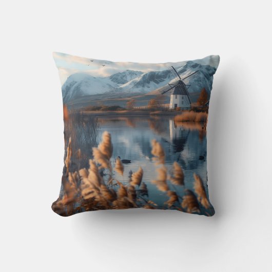 Windmolen op een meer met berglandschap kussen (Voorkant)