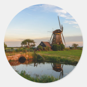 Windmolen op het platteland van Nederland rond de Ronde Sticker