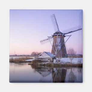 Windmolen tijdens zonsopgang, Holland in wintermag Magneet