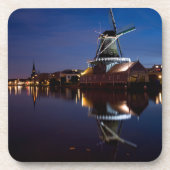 windmolen van Leidschendam met nachtelijke reflect Bier Onderzetter (Voorkant)