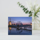 Windmolens en een brug bij zonsondergang briefkaar briefkaart (Staand voorkant)