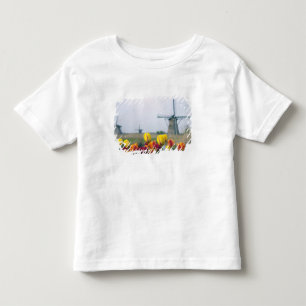 Windmolens en tulpen langs het kanaal in kinder shirts