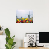 Windmolens en tulpen langs het kanaal in poster (Thuiskantoor)