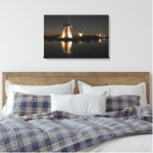 Windmolens 's nachts verlicht canvasprint canvas afdruk (Insitu (Slaapkamer))