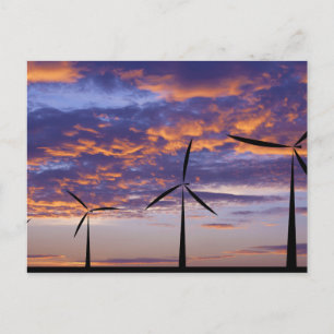 Windmolenturbine op zonsondergang briefkaart