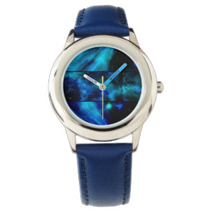 Windows naar een blauw-ruimtevernevelwacht horloge
