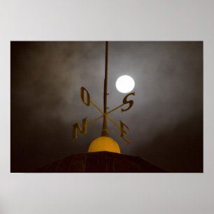 Windroos bovenop de vuurtoren op Cerro Santa Poster