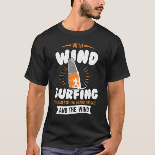Windsurfbord en zeilwindsurfmast t-shirt