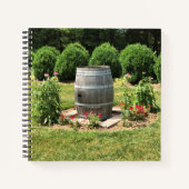 Wine Barrel Garden Decor, Chateau Morrisette, VA Notitieboek (Voorkant)