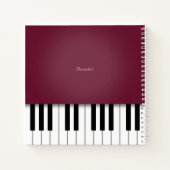 Wine Red Piano Music-toetsenbord op maat Notitieboek (Achterkant)