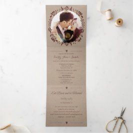 Winery Deep Burgundy Red Floral Wreath Wedding Drieluik Uitnodiging