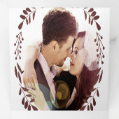 Winery Deep Burgundy Red Floral Wreath Wedding Drieluik Uitnodiging (Binnenzijde eerst)