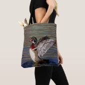 Wing Flapping Wood Duck Tote Bag (Dichtbij)