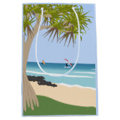 Wing Folie Surfers Pandanus Tree op het strand Medium Cadeauzakje (Voorkant)