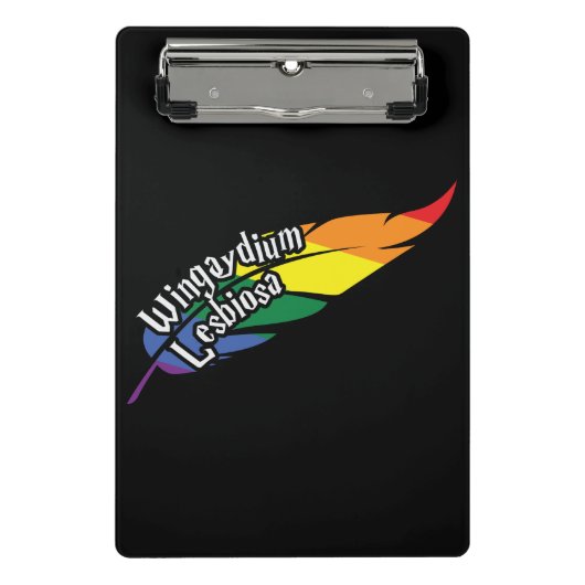 Wingaydium Lesbiosa – Grappige LGBTQ+ magische woo Mini Klembord (Voorkant)