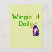 Wingin It Dagelijkse Grappige Bug Humor Briefkaart (Voorkant)
