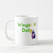 Wingin It Dagelijkse Grappige Bug Humor Koffiemok (Links)